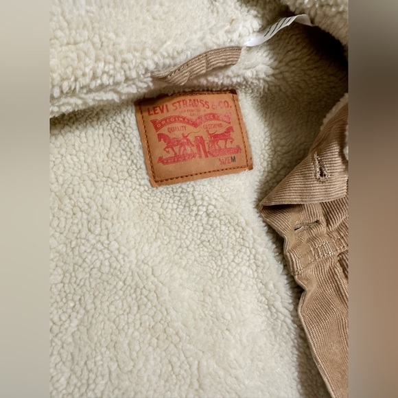 SOLD - Picture 3 of 4